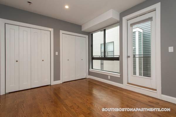 Building Photo - 339 D St