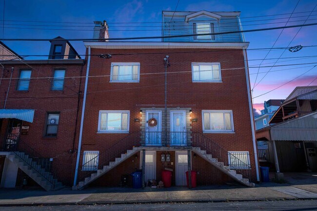 Primary Photo - 43-45-45 S 13th St