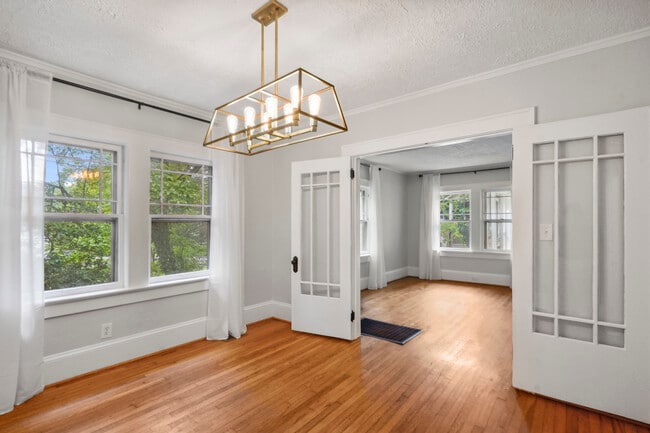 Dining room - 1858 Lyle Ave