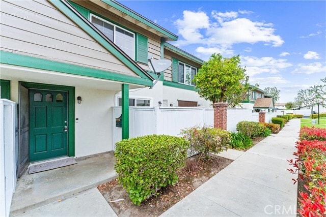 Building Photo - 8242 Henderson Green