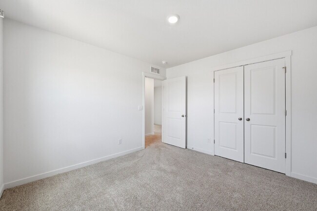 Building Photo - $2,695.95- 3 bed, 2.5 bath Home in Monument with Central AC and 2 Car Garage!