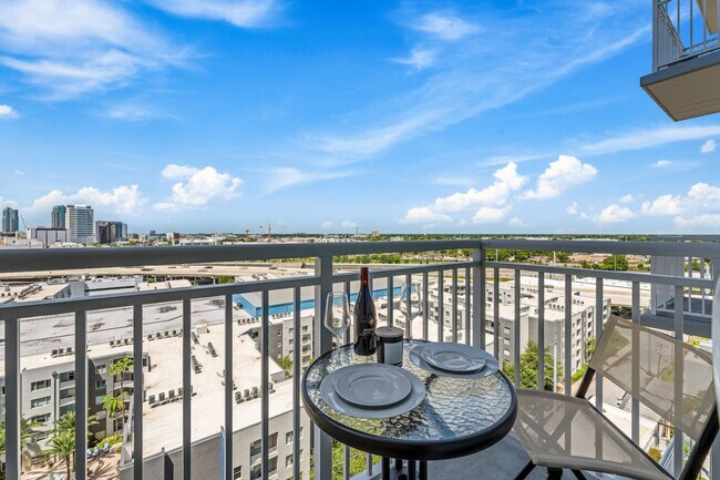 Building Photo - 617 N 12th St