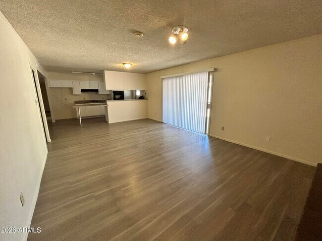 Building Photo - 5309 S River Dr