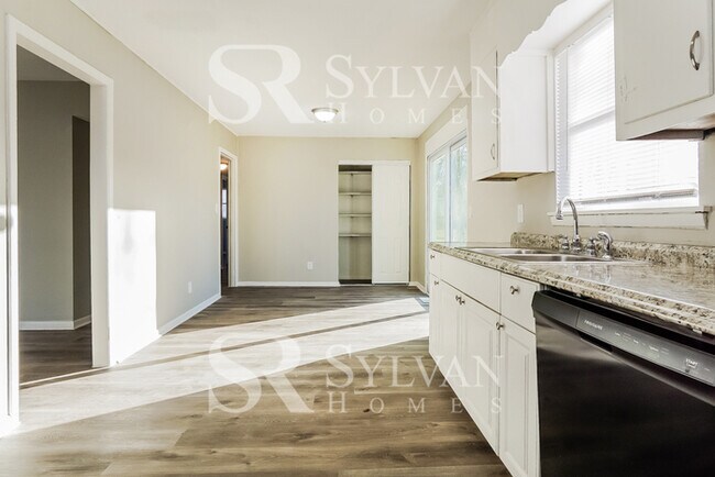 Building Photo - Carve Out a Great Life Here!