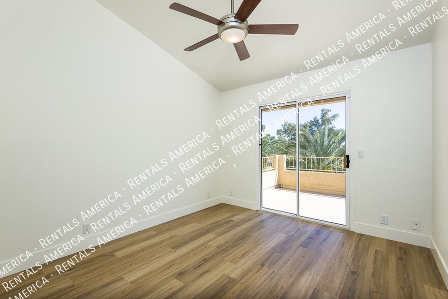 Building Photo - 2342 W Hemlock Ct