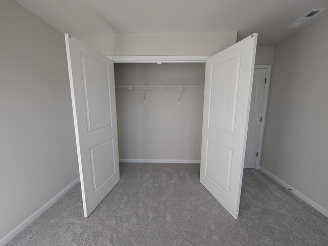 Building Photo - 5501 Hydrangea St