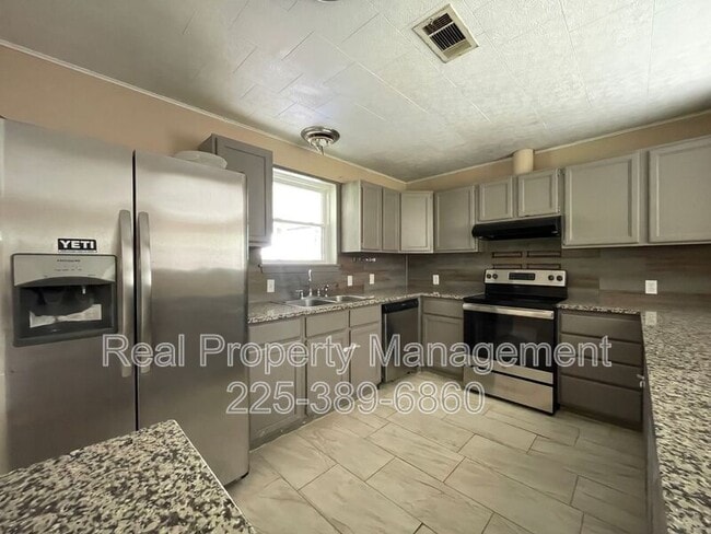 Building Photo - 18322 Eldon St