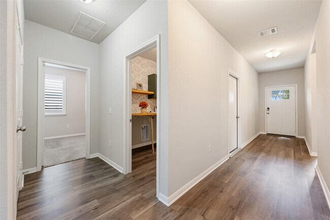 Building Photo - 505 Blue Sage Dr