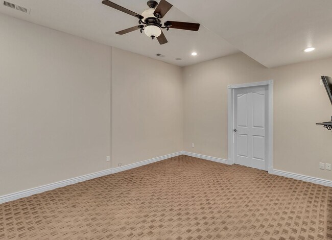 Building Photo - 2245 Idella Ct