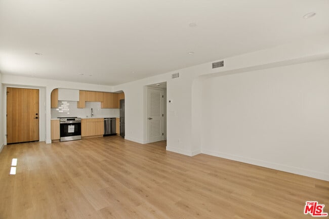 Building Photo - 2669 Benedict St
