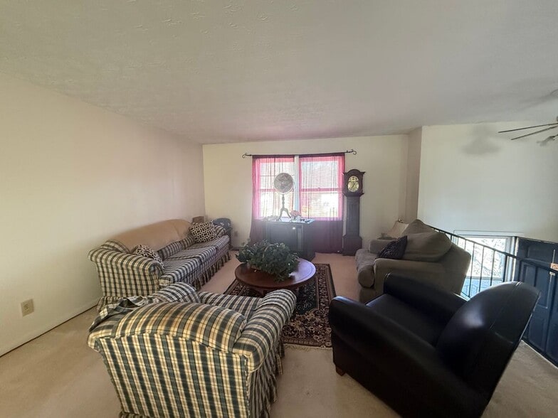 Building Photo - 258 Plantation Rd SW