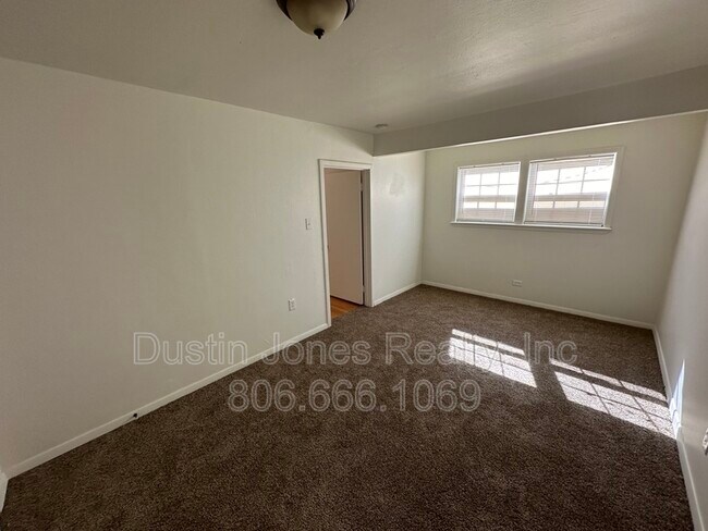 Building Photo - 1516 37th St
