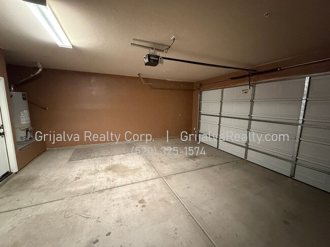 Building Photo - 6893 S Salt Cedar Rd