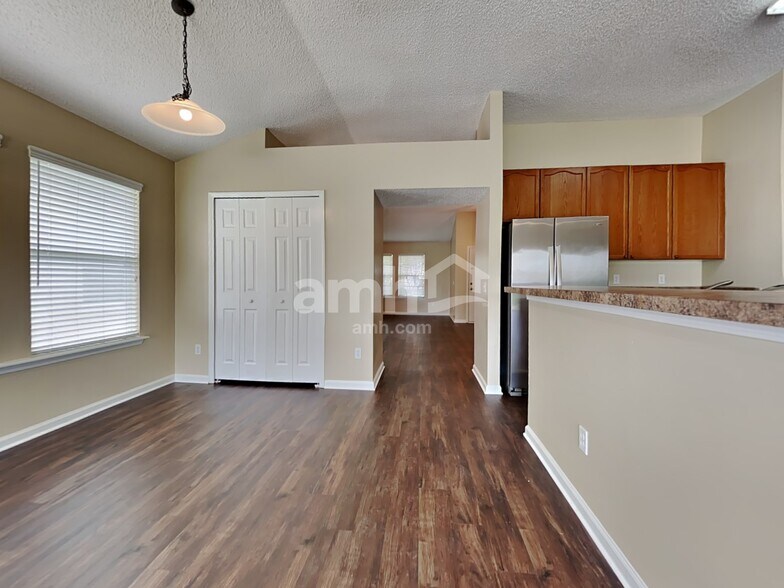 Building Photo - 13958 Devan Lee Dr N