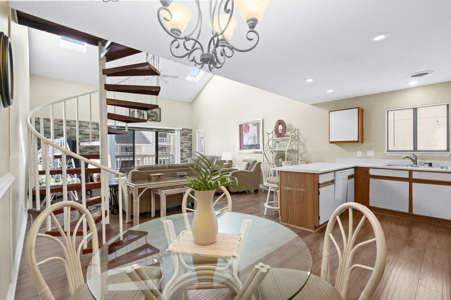 Building Photo - 1908 Hwy 17 S