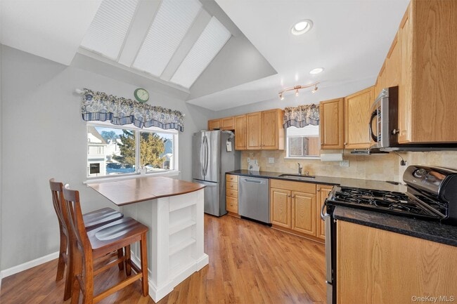 Building Photo - 72 Old Farm Ln