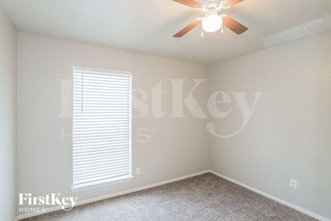 Building Photo - 3813 Clover Ln