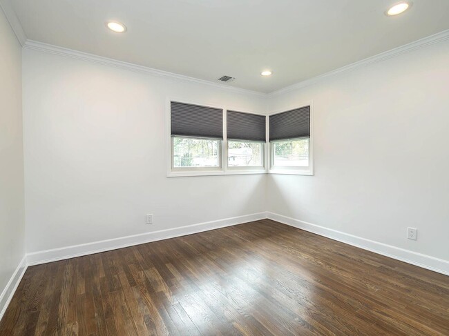 Building Photo - 1 Milford Ln