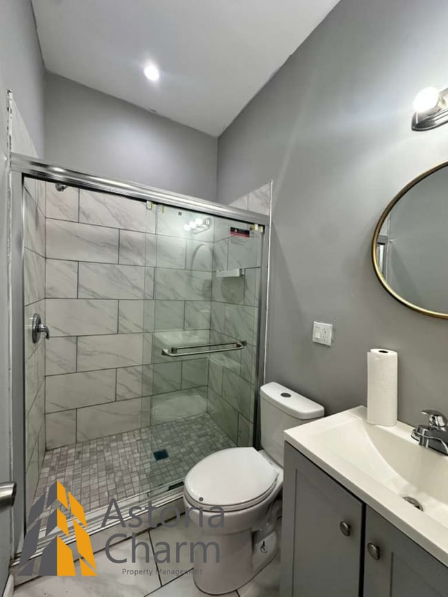 Building Photo - 3004 Clifton Ave