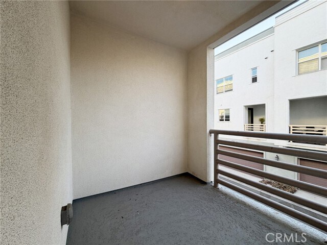 Building Photo - 136 Acamar