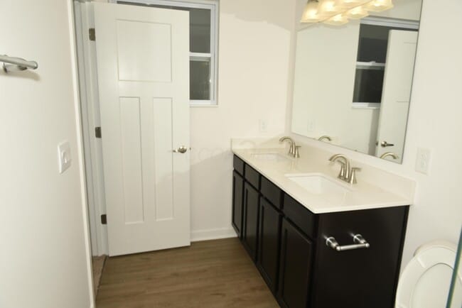 Building Photo - 130 Dusky Willow Dr