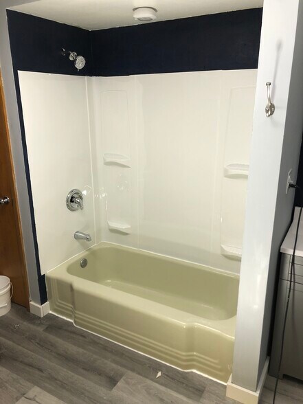 Building Photo - N136W14329 Bonniwell Rd