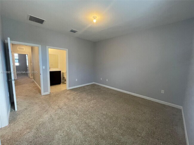 Building Photo - 1120 SW 7th Ct