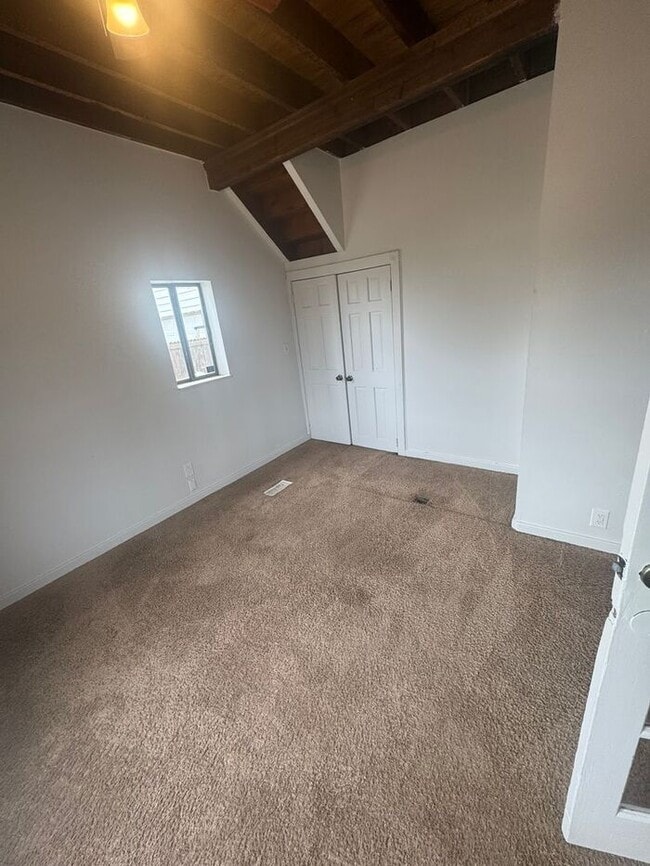 Building Photo - All-Inclusive 3BR For Rent!