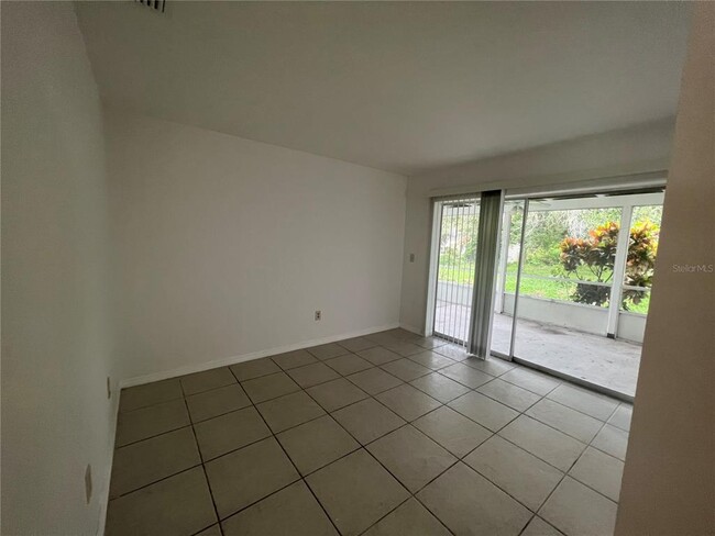 Building Photo - 3278 Jamestown St