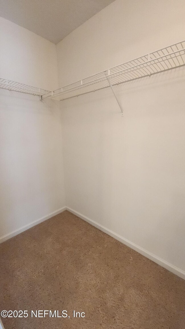 Building Photo - 607 Scrub Jay Dr