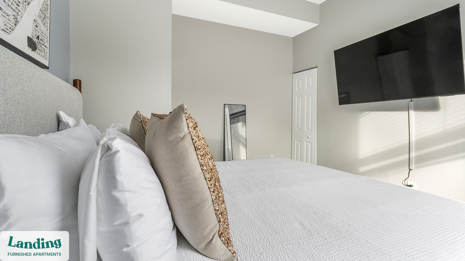 Building Photo - 617 W Lexington St