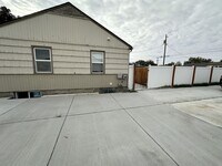 Building Photo - 1st Rent Month Free!! Stunning Partially F...