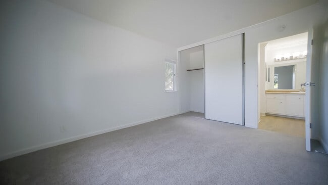 Building Photo - 475 Ignacio Blvd