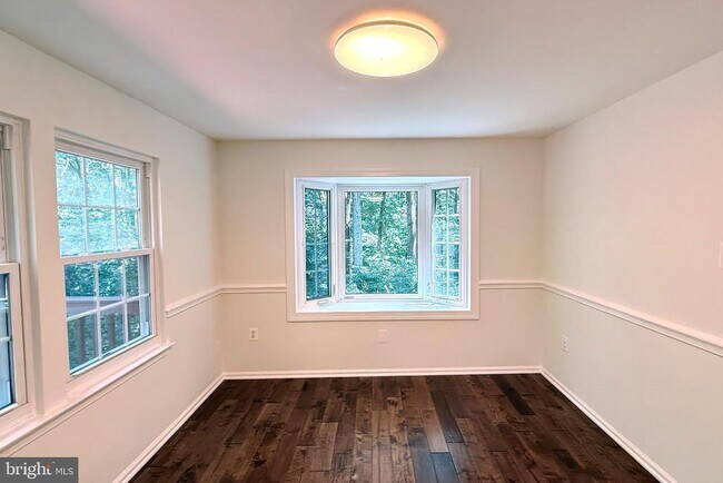Building Photo - 10100 Walnut Wood Ct