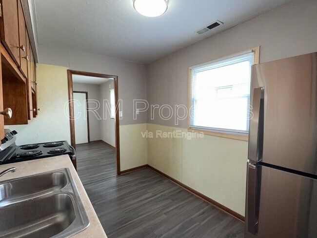 Building Photo - 1007 E North St