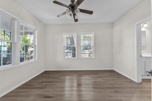 Building Photo - All Units Are Available With Brandnew Full Appliance Package