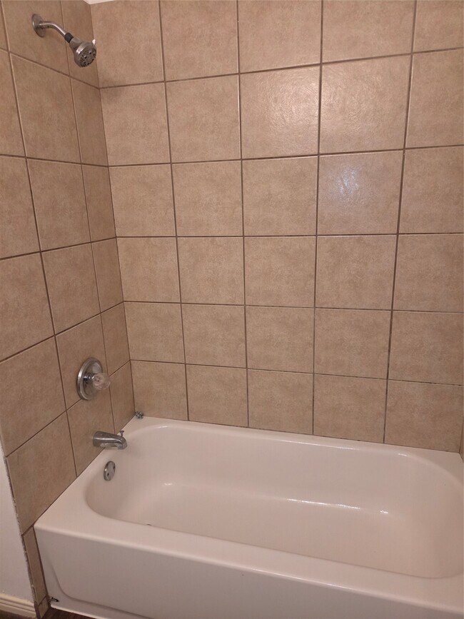 Building Photo - 15114 Farndale Dr