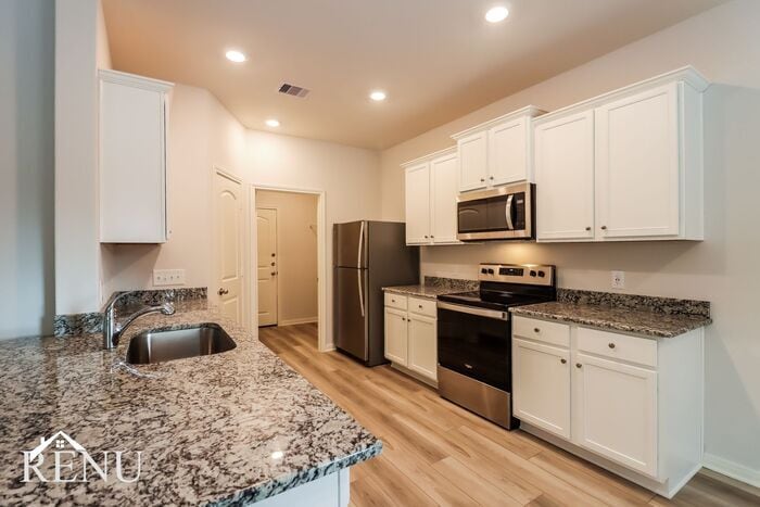 Building Photo - 10410 Sweetwater Creek Dr