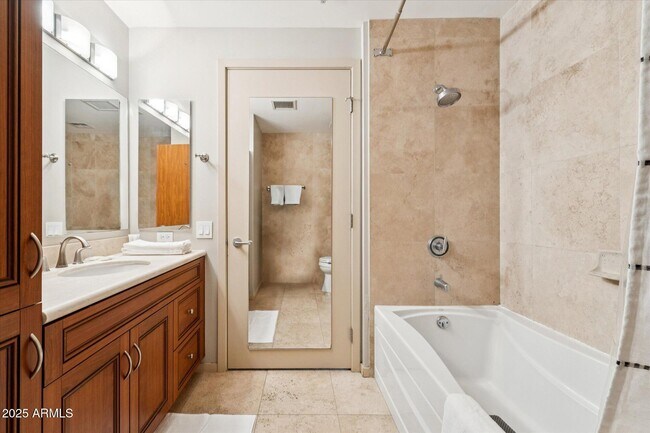 Building Photo - 7161 E Rancho Vista Dr