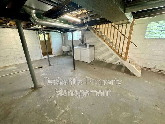 Building Photo - 2210 Hampton St