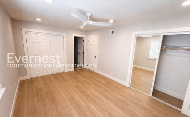 Building Photo - 4-Bed/2-Bath Home /Available Now!