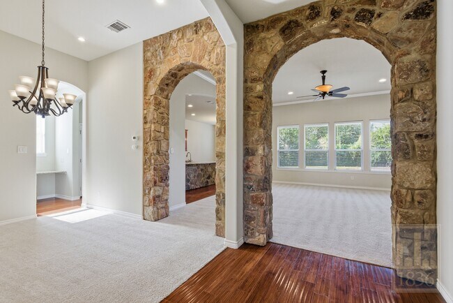 Building Photo - 15105 General Williamson Dr