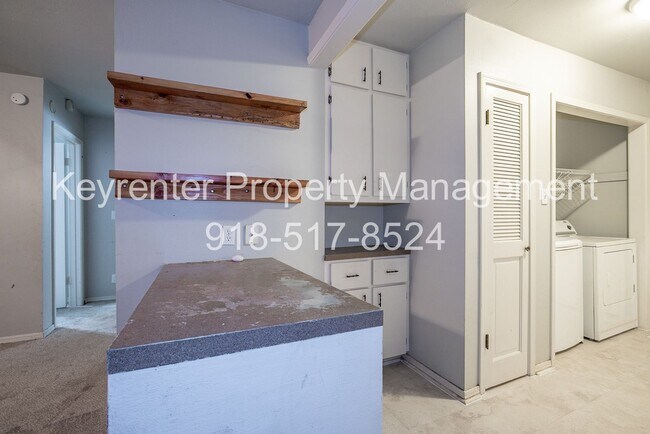 Building Photo - 2 Bed | 1 Bath East Tulsa with Spacious Back yard!