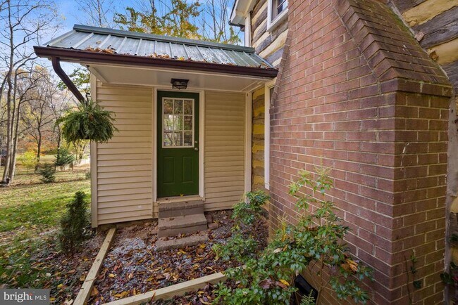 Building Photo - 41788 Stumptown Rd