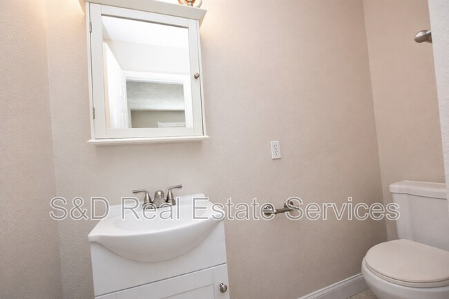 Building Photo - 3133 S Polk Ave