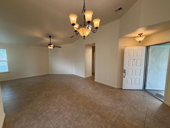 Building Photo - Beautiful Updated Home