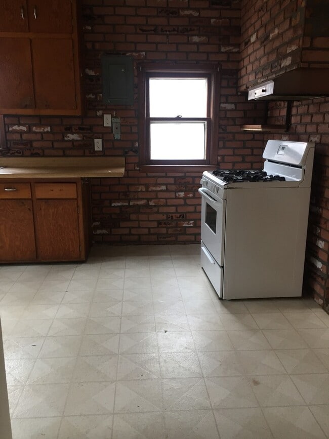 Building Photo - 1026 Fulton St