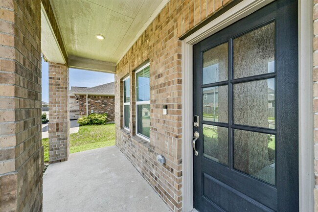 Building Photo - 8515 Lake Groove Ln