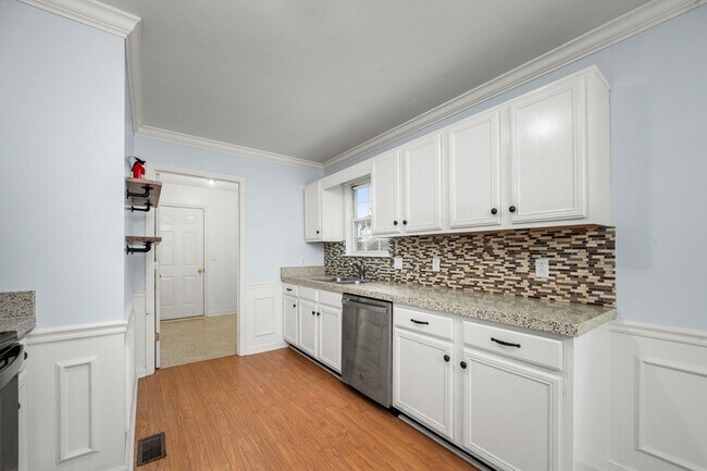 Building Photo - 2403 Medford Campbell Blvd