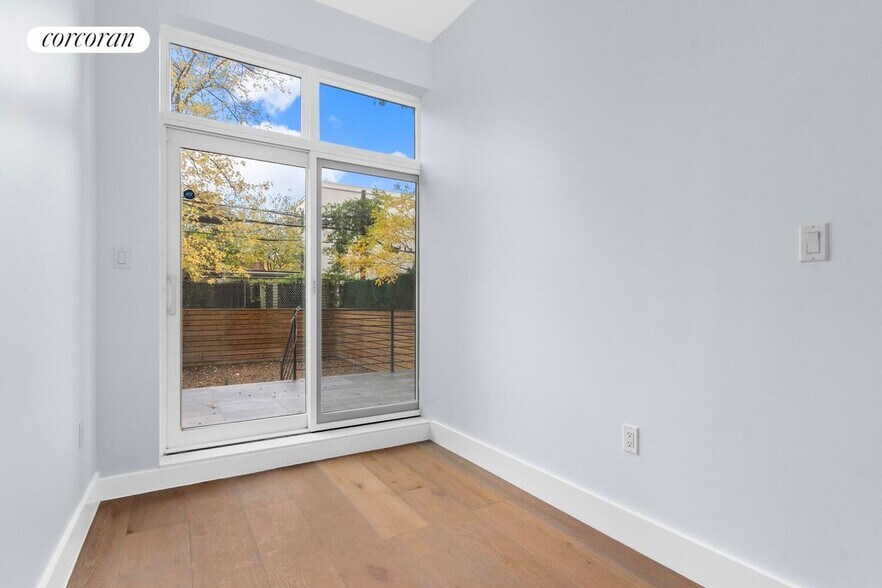 Building Photo - 65 Bainbridge St.